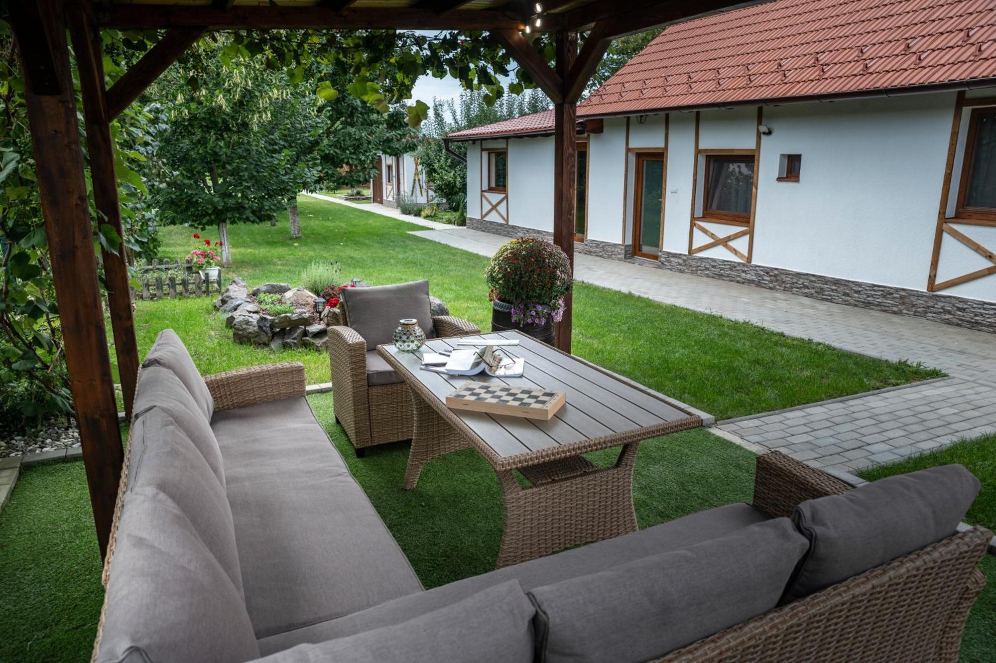 Отель Magda Garden Кырцишоара Экстерьер фото